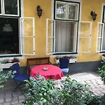 70M² Grosses Apartment Mit Gartenzugang