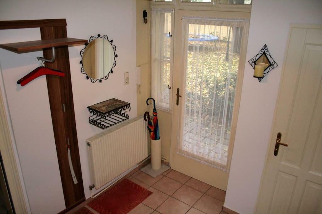 70m² Grosses Mit Gartenzugang Apartment